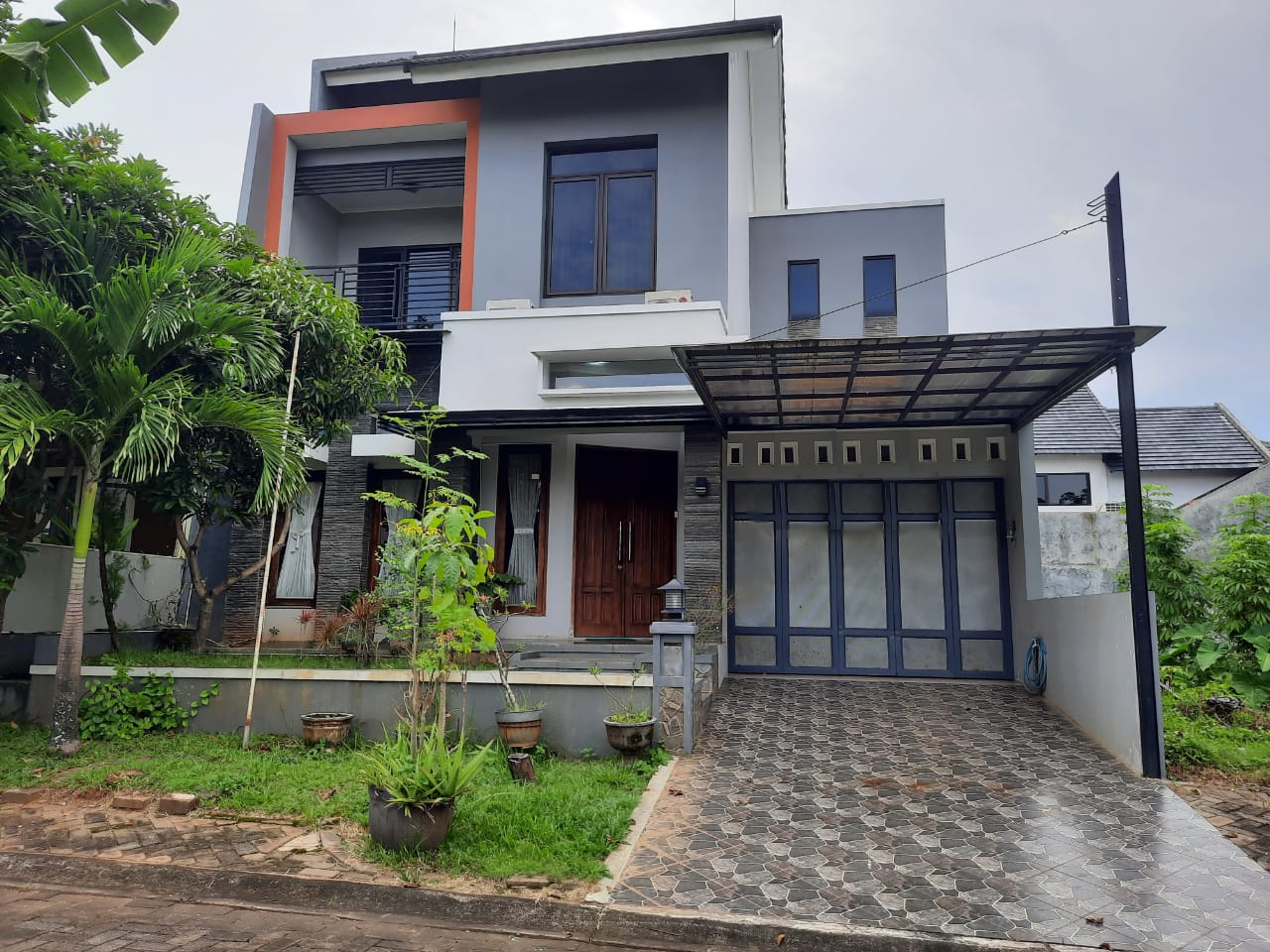 Dijual Rumah Jl. Taman Bunga Semarang ROYAL Property Agent