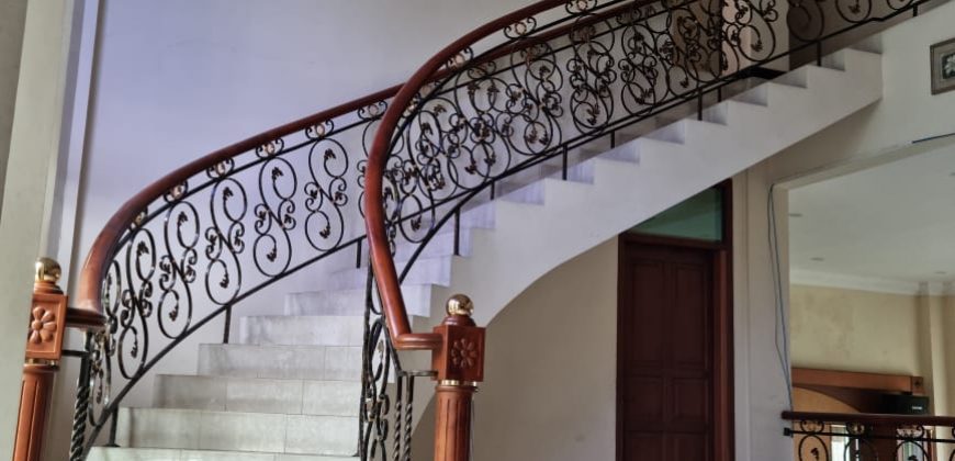 Dijual Rumah Mewah Di Jl. Bukit Tirta Bukit Sari Semarang