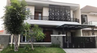 Dijual Rumah Mewah Di Graha Famili Surabaya